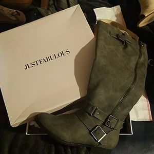 SOLD!!!!! Nib grey boots